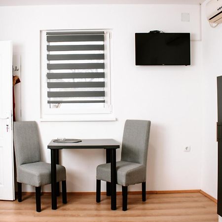 S. A. L. 2 Apartment Zrenjanin Bagian luar foto