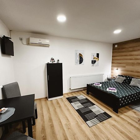 S. A. L. 2 Apartment Zrenjanin Bagian luar foto